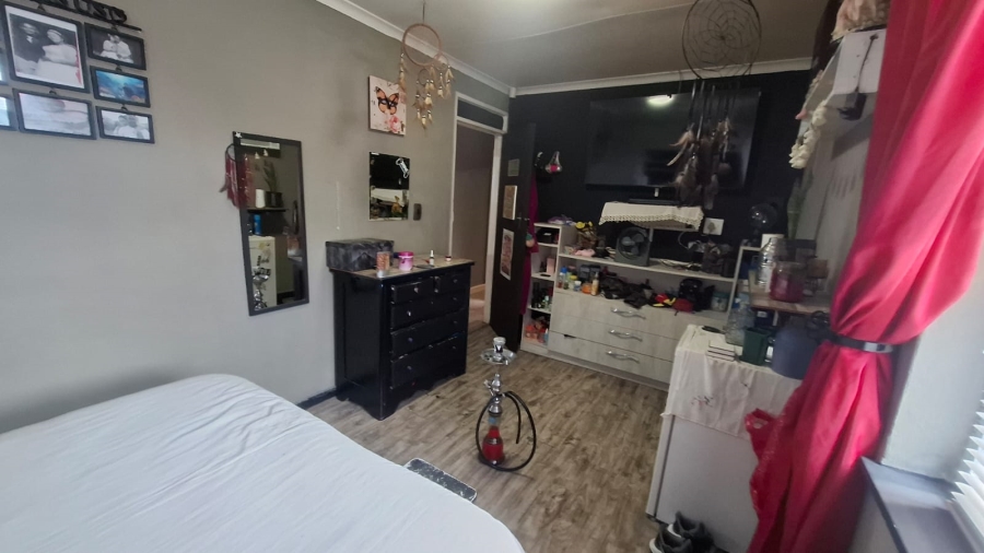 3 Bedroom Property for Sale in Strandfontein Village Western Cape